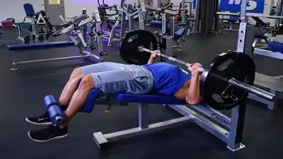 پرس زیر سینه با هالتر